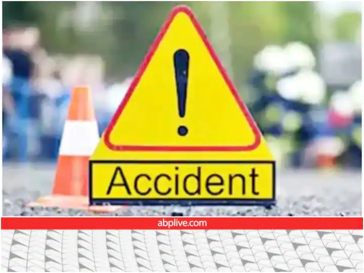 छत्तीसगढ़ में अज्ञात वाहन ने मारी कार को टक्कर, पत्नी के साथ पुलिसकर्मी की भी मौत