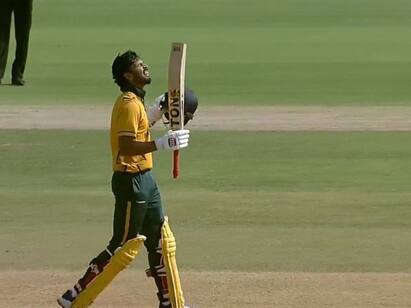 Outrageous hitting from Ruturaj Gaikwad Seven sixes in an over Ruturaj Gaikwad:  ஒரே ஓவரில் பறந்த 7 சிக்ஸர்கள்.. பந்துடன் சாதனையை தெறிக்கவிட்ட ருத்ராஜ் கெய்க்வாட்!