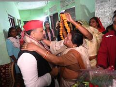 Mainpuri Bypoll: डोर टू डोर कैंपेन से लेकर चाय दुकान तक मैनपुरी में दिखे दिग्गज नेता, तस्वीरों में देखें कैसे हो रहा चुनाव प्रचार