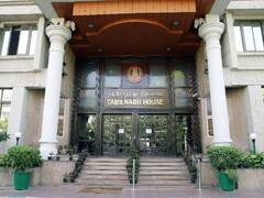 Delhi: டெல்லியில் தமிழ்நாடு அரசு இல்லத்தில் தங்கியிருந்த போலி சிபிஐ அதிகாரி கைது..