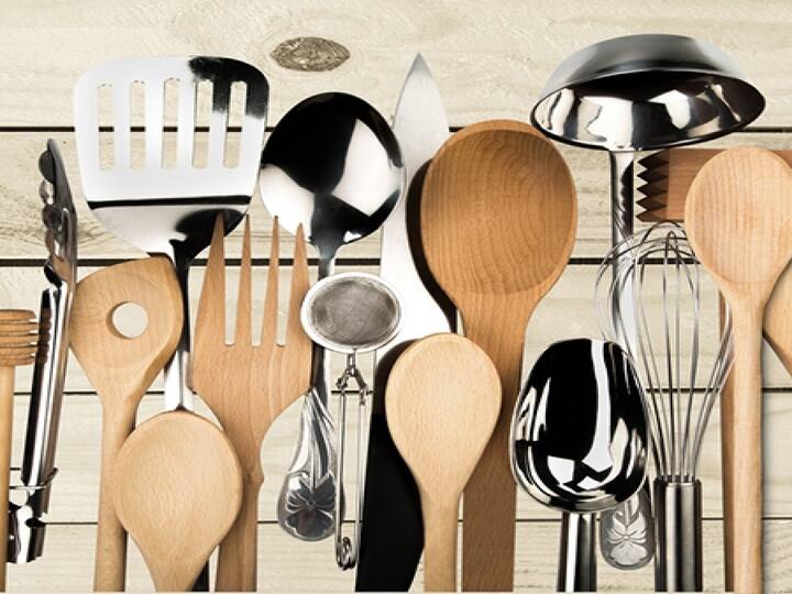 रसोई में लकड़ी के बर्तन का इस्तेमाल करने वाली महिलाएं जान लें इसके फायदे और नुकसान Women who use wooden utensils in Soi, know its advantages and disadvantages रसोई में लकड़ी के बर्तन का इस्तेमाल करने वाली महिलाएं जान लें इसके फायदे और नुकसान