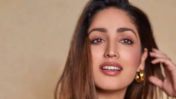 এভাবেই দর্শকদের আরও অনেক উপহার দিতে থাকুন অভিনেত্রী, আশায় ভক্তরা। জন্মদিনে শুভেচ্ছার পাশাপাশি আর্জি অনুরাগীদের।