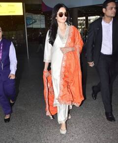 Katrina Kaif: சேலையில வீடு கட்டவா சேர்ந்து வசிக்க..பாலிவுட் அழகி கத்ரீனாவின் புதுப்புது புடவை க்ளிக்ஸ்!