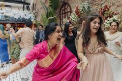 बेटे की सगाई में आमिर ख़ान की समधन ने किया जबरदस्त डांस, होने वाली बहू आयरा ने शेयर कीं फोटोज़