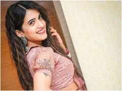 Sravanthi Chokaraparu: చీరలో వయ్యారాలు ఒలకబోస్తున్న బిగ్ బాస్ అందం స్రవంతి చొక్కారపు