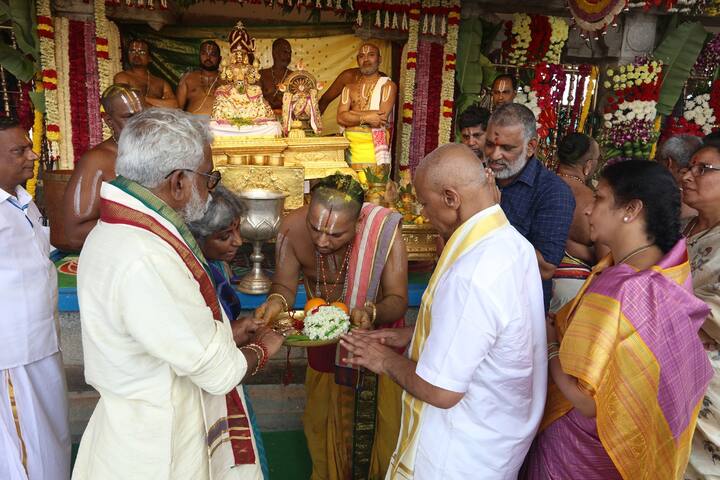 రెండు సంవత్సరాల కరోనా తర్వాత భక్తుల మధ్యలో అమ్మవారి చక్ర స్నానం జరిగిందని టీటీడీ ఛైర్మన్ వై.వి సుబ్బారెడ్డి తెలిపారు.