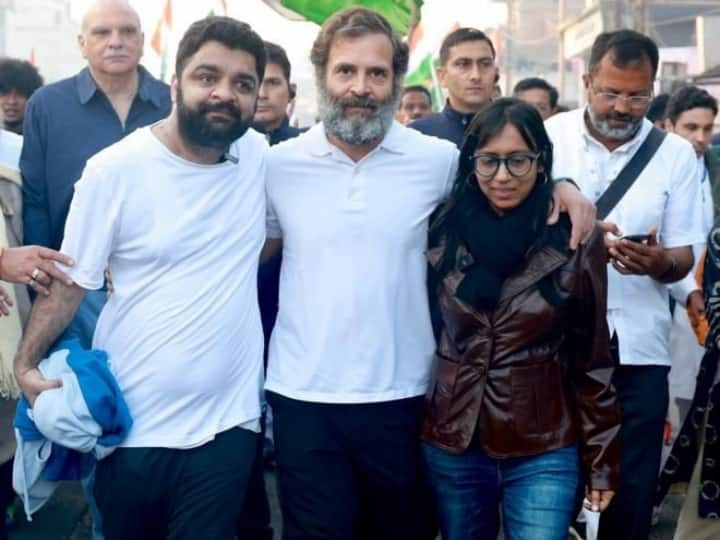 Rahul Gandhi in Bharat Jodo Yatra: भारत जोड़ो यात्रा का आज MP में छठा दिन है. राहुल के समर्थक पूरे उत्साह के साथ पदयात्रा में शामिल हो रहे हैं. आइए देखते हैं कि इस यात्रा में राहुल गांधी कैसे नजर आए.