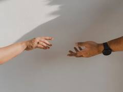 Gautham Karthik Manjima  : ‘காதலே உந்தன் கரம் விடமாட்டேன்..’மஞ்சிமாவை கரம் பிடித்த கெளதம் கார்த்திக்!