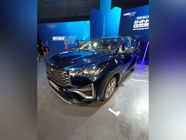 বর্তমানে কেবল ক্রিস্টার MPV-র পেট্রল ভেরিয়েন্টগুলি বিক্রির জন্য পাওয়া যাচ্ছে। বহু বছর ধরেই ক্রিস্টার ডিজেল + রেয়ার-হুইল ড্রাইভ ভেরিয়েন্টটি ফ্লিট অপারেটরদের মধ্যে জনপ্রিয় হয়েছে। অটো ব্লগালদের ধারণা, নতুন বৈশিষ্ট্য সমৃদ্ধ ইনোভা হাইক্রস ক্রিস্টার তুলনায় আরও সাশ্রয়ী হবে।