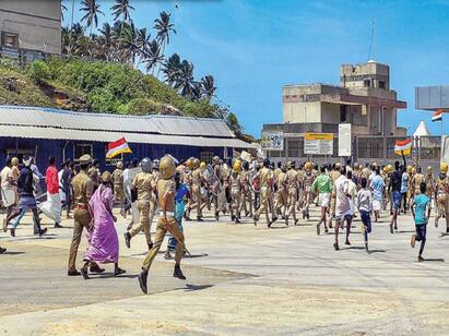 Kerala Adani Port Protest Cops Attacked Case Against 3000 know details அதானி துறைமுகத்திற்கு எதிராக வெடித்த மக்கள் போராட்டம்...தாக்கப்பட்ட காவல் நிலையம்...நடந்தது என்ன?