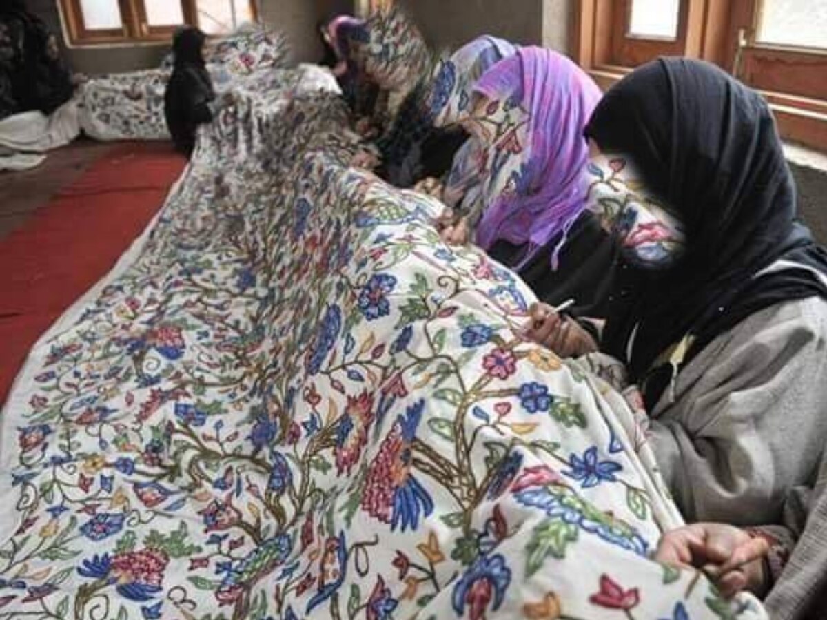 Aari Embroidery In Kashmir (Image Source: Twitter)
