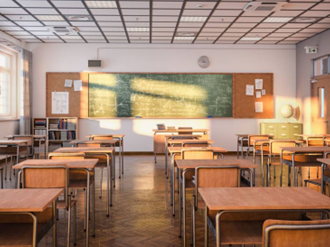 Kanpur: নৃশংস! নামতা বলতে না পারায় ছাত্রের হাতে ড্রিলিং মেশিন চালিয়ে দেওয়ার অভিযোগ শিক্ষকের বিরুদ্ধে complaint against teacher of using drilling machine on student hand as punishment in kanpur Kanpur: নৃশংস! নামতা বলতে না পারায় ছাত্রের হাতে ড্রিলিং মেশিন চালিয়ে দেওয়ার অভিযোগ শিক্ষকের বিরুদ্ধে