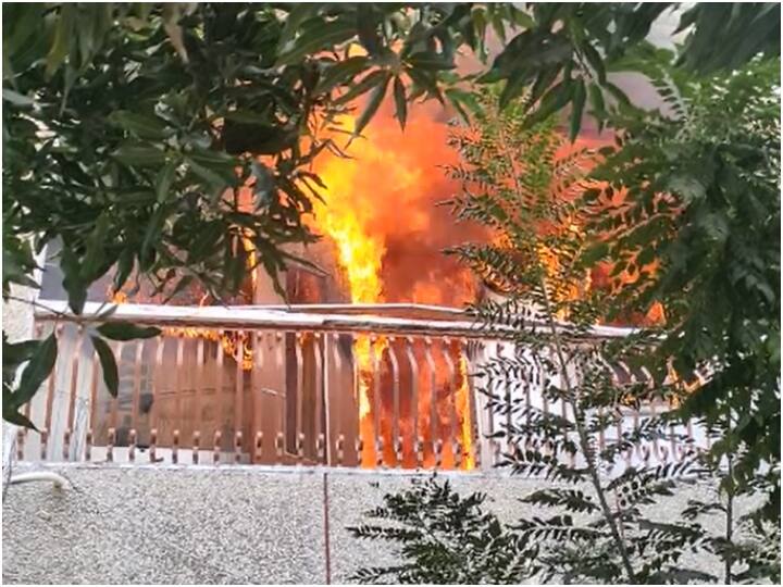 lucknow fire breaks out in a house  65 year old woman succumbed to her burn injuries at the hospital Lucknow News: लखनऊ में मकान में लगी आग, घर के अंदर काफी देर तक फंसी रही बुजुर्ग महिला, झुलसने से मौत