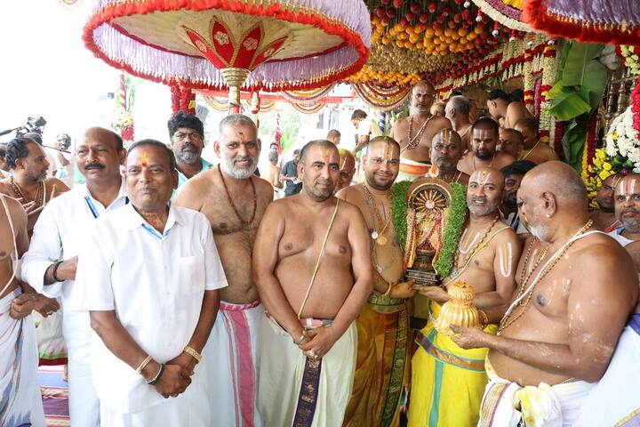 పద్మావతి అమ్మవారి కార్తీక బ్రహ్మోత్సవాల్లో చివరి రోజున పంచమీ తీర్థం(చక్రస్నానం) అశేష భక్తజనవాహిని మధ్య అంగరంగ వైభవంగా జరిగింది.