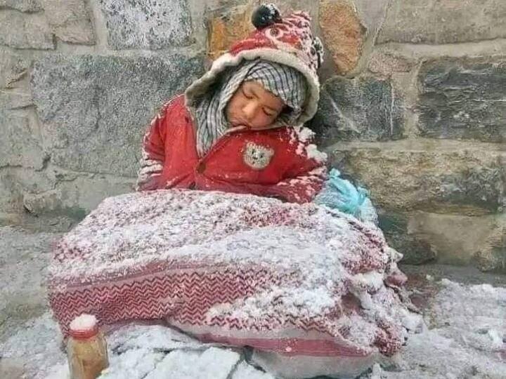 Afghanistan families drug hungry children to sleep sell organs and their daughters in second year of taliban rule Afghanistan: अफ़ग़ानिस्तान में हाल बेहाल, परिवार भूखे बच्चों को ड्रग्स देकर सुला रहे, बेटियां बेचने की नौबत