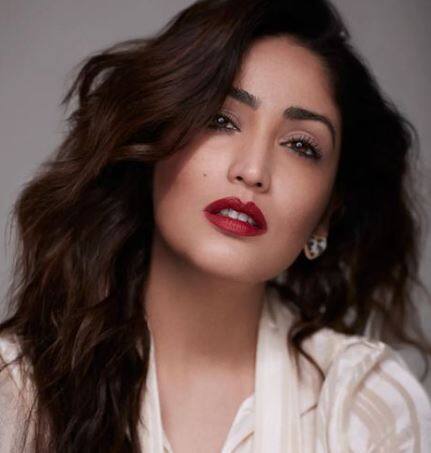 सौंदर्य आणि उत्कृ्ष्ट अभिनयाच्या जोरावर चाहत्यांच्या मनावर राज्य करणारी अभिनेत्री म्हणजे यामी गौतम होय.