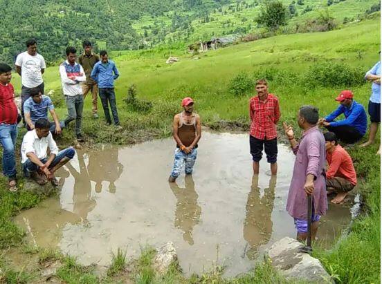 Uttarakhand News : Determination to Recharge Ground Water Shows Results 3500 pits dug in 7 months ਮੀਂਹ ਦਾ ਪਾਣੀ ਬਚਾਉਣ ਦੀ ਅਨੋਖੀ ਮੁਹਿੰਮ, ਇਸ ਸ਼ਖਸ ਦੇ ਯਤਨਾਂ ਨਾਲ 7 ਮਹੀਨਿਆਂ 'ਚ ਪੁੱਟੇ ਗਏ 3500 ਟੋਏ