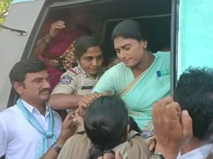 CM Jagan's Sister YS Sharmila Detained After Her Party Workers Clash With TRS Members In Warangal CM Jagan's Sister YS Sharmila Detained After Her Party Workers Clash With TRS Members In Warangal