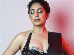 'सस्ती वाली साड़ी भी पहन लेती तो देखने लायक होता', बिकिनी पहनने पर ऐसे ट्रोल हुईं नेहा भसीन