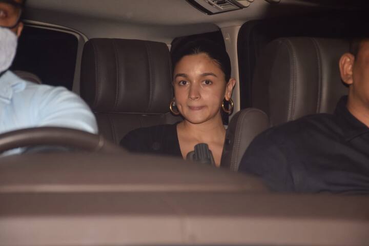 बता दें, आलिया ने सोशल मीडिया पर एक पोस्ट शेयर करते हुए भी शाहीन भट्ट को बर्थडे विश किया था.