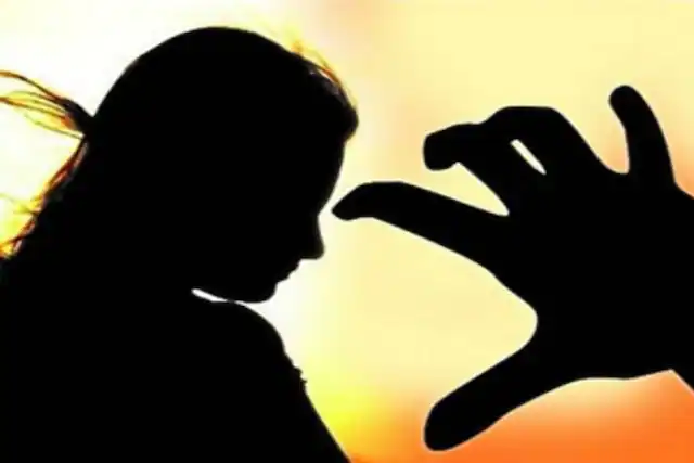 Meerut News Three students used to harass the female teacher by saying I love you Meerut News: महिला टीचर को 'आई लव यू' कहकर परेशान करते थे तीन छात्र, वीडियो किया वायरल, अब हुए अरेस्ट