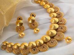 Gold Silver Price Today : ஹேப்பி சேவிங்ஸ் மக்களே, தங்கம் விலை குறைஞ்சிருக்கு..இன்றைய நிலவரம் இதுதான்!