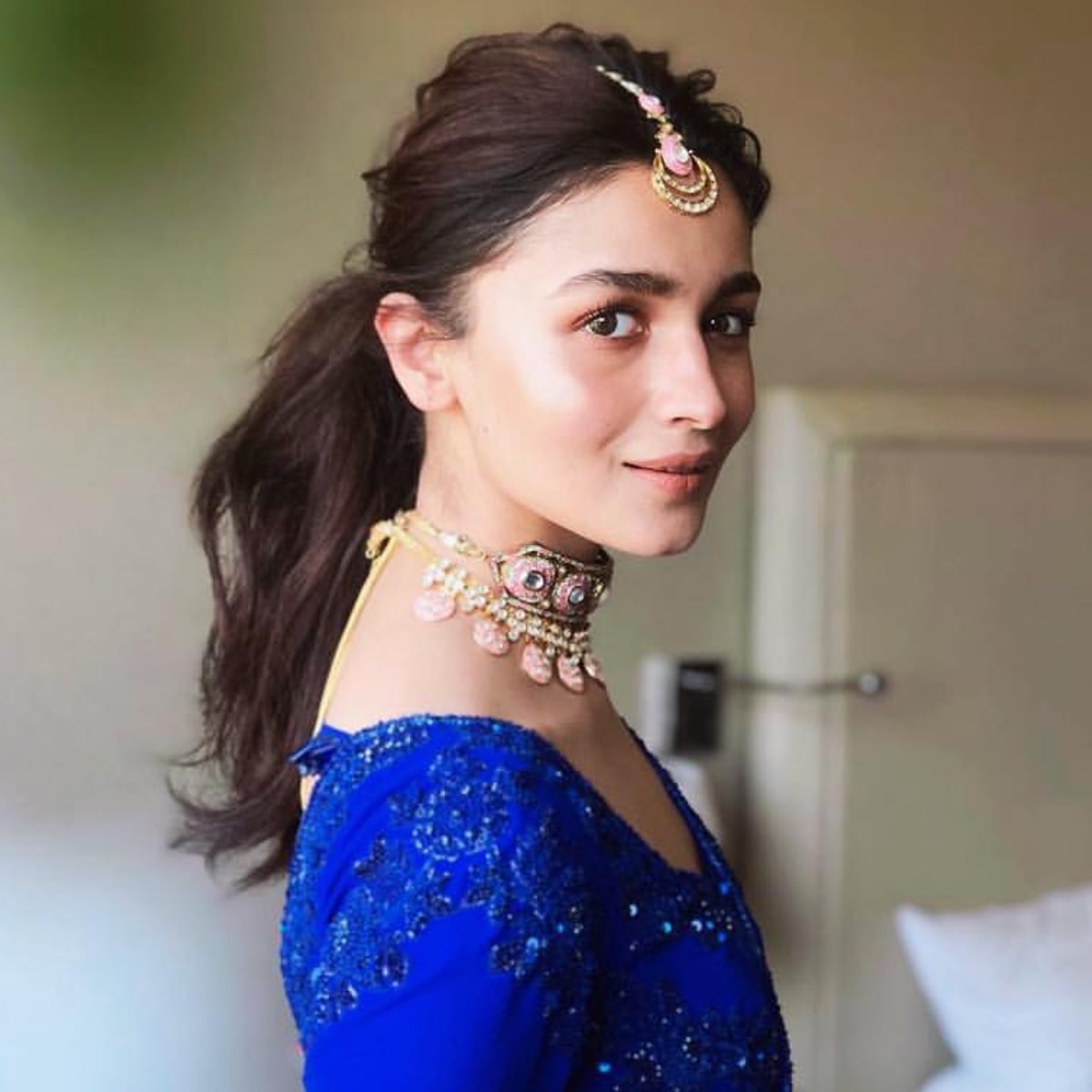 For A Unique Good Bridal Hairstyle Take Inspiration From These Bollywood  Celebrates Make Your Wedding Look Memorable  Best Bridal Hairstyle शद  पर बनन चहत ह एक अचछ जड त इन एकटरस