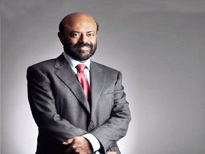 एचसीएल टेक्नोलॉजीज के अध्यक्ष और दिग्गज कारोबारी शिव नाडार (77) का नाम भारत के टॉप 5 कारोबार की लिस्ट में आता है. HCL के मालिक की कुल संपत्ति 172,834.97 करोड़ रुपये है. वह टेक कारोबारियों की लिस्ट में टॉप पर आते हैं.