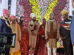 IN PICS: इस हाई प्रोफाइल शादी में पहुंचे CM नीतीश, तेजस्वी समेत कई दिग्गज नेता, देखिए अंदर की तस्वीरें