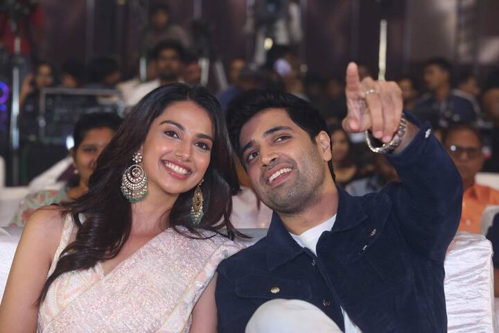 హిట్ మూవీ హీరో విశ్వక్ సేన్ హిట్ 2 ప్రీ రిలీజ్ వేడుకలో పాల్గొన్నారు.
