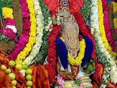 கரூர்: ஸ்ரீ தர்ம சாஸ்தா ஆலயத்தில் 10ஆம் ஆண்டு உற்சவர் சுவாமி திருவீதி உலா