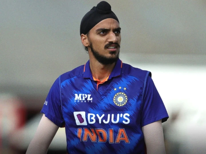 Indian team head coach Rahul Dravid compared Arshdeep Singh with Jasprit Bumrah IND vs NZ 2022: जसप्रीत बुमराह के साथ खुद की तुलना पर अर्शदीप सिंह का बयान, कही ये बात