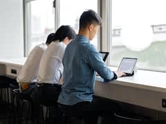 4 Day Work Week UK: జీతం తగ్గలేదు.. పని పెరగలేదు - అక్కడ వారానికి 4 రోజులే ఆఫీసు!