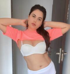 Anupama Agnihotri: અનુપમા અગ્નિહોત્રીએ ઈનસ્ટાગ્રામ પર શેર કરી હોટ તસવીરો, જુઓ બોલ્ડ અંદાજ