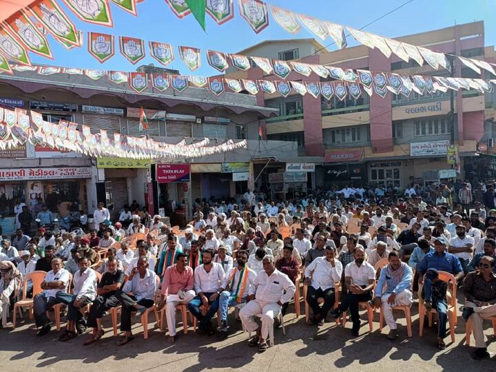 The first phase of the election will be place at 25,434 voting booths, with 9,018 in urban areas and 16,416 in rural areas. The first phase will use 34,324 ballot units, 34,324 control units, and 38,749 VVPATs (voter-verified paper audit trail), according to a release from the Chief Electoral Officer's office.  (Image Source: INCGujarat)