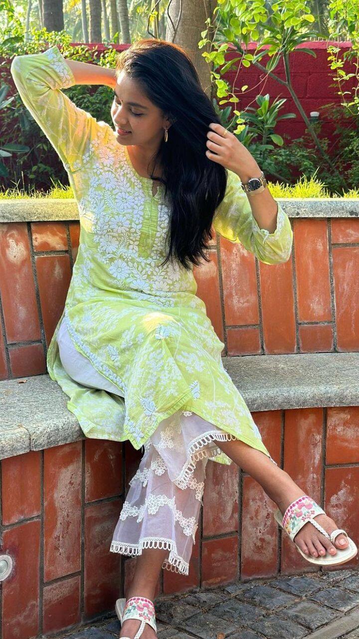 அறிவிக்கப்படாத திரைப்படத்தின் படப்பிடிப்புக்காக அங்கு சென்றுள்ளதாக நடிகை கீர்த்தி குறிப்பிட்டுள்ளார்