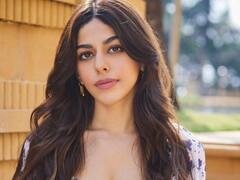 25 साल की हुईं अलाया एफ, बर्थडे पार्टी में मां पूजा बेटी के अलावा रूमर्ड बॉयफ्रेंड ऐश्वर्य ठाकरे भी आए नजर