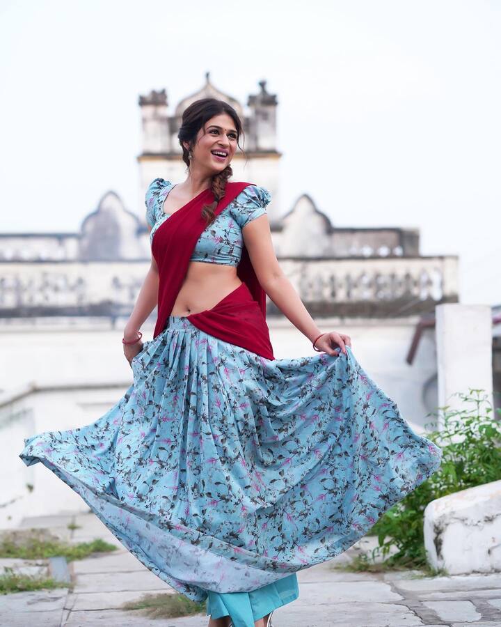 శ్రద్ధాదాస్ ( Image Credit: Shraddha Das/Instagram)