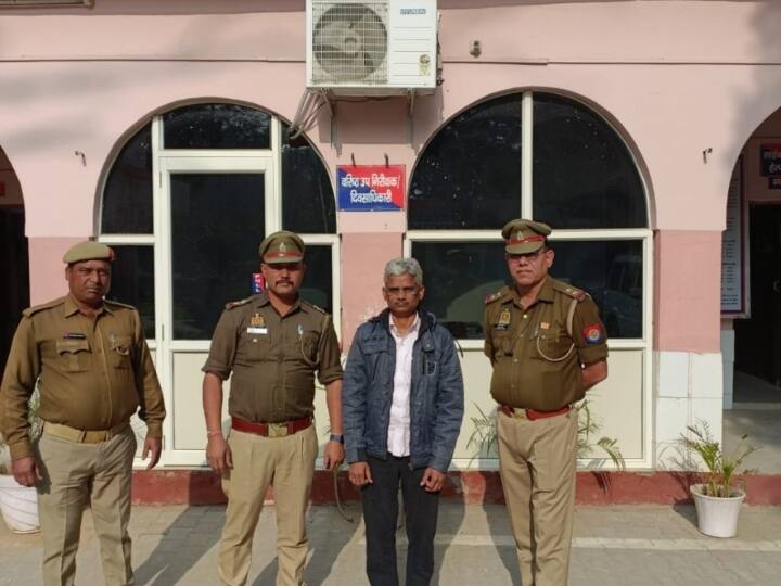 Greater Noida News Man raped 9 year old friend daughter police arrest Greater Noida: दोस्त की 9 साल की बेटी को घुमाने के बहाने ले गया सोसाइटी क्लब, फिर की दरिंदगी, आरोपी गिरफ्तार