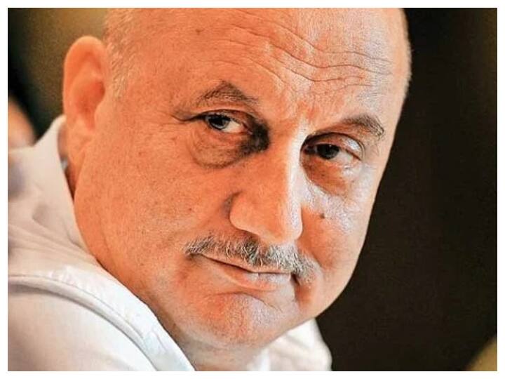 Anupam Kher tweet on the statement of Nadav Lapid The Kashmir Files is a propenda at IFFI details here IFFI में The Kashmir Files को प्रोपेगेंडा बताने वाले नादव पर भड़के Anupam Kher, फोटो शेयर कर बोले- झूठ का कद...