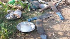 PHOTO: ऊसतोडणीला जाणाऱ्या बैलगाडीचा भीषण अपघात