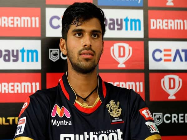 স্পিনার অলরাউন্ডার হিসেবে দলে থাকবেন ওয়াশিংটন সুন্দর। রবীন্দ্র জাডেজা না থাকায় সুন্দরের কাছে নিজেকে প্রমাণ করার আরও একটা সুযোগ।