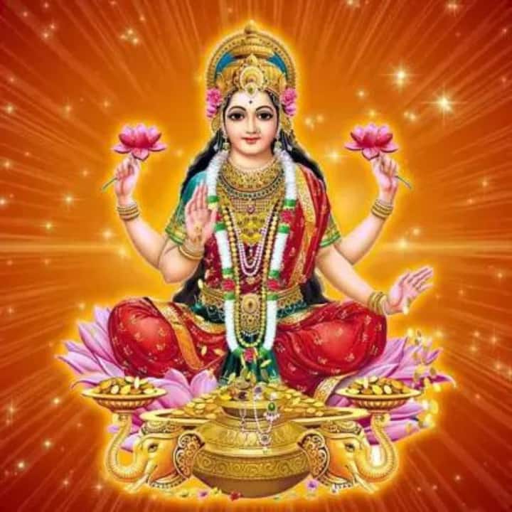 নতুন বছরে দেবী লক্ষ্মীর আশীর্বাদ পেতে নানা ব্যবস্থা গ্রহণ করা যেতে পারে