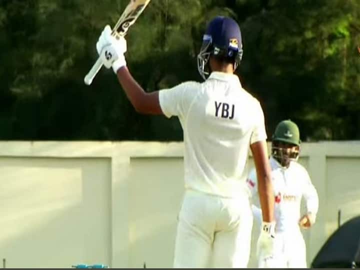 Bangladesh cheaply out against India A Yashasvi Jaiswal Abhinyu Easwaran explosive batting day 1 IND A vs BAN A: भारत ए के खिलाफ सस्ते में ढेर हुआ बांग्लादेश, यशस्वी जायसवाल-अभिमन्यु ईश्वरन की धमाकेदार बैटिंग