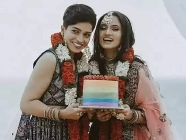 Photoshoot of lesbian couple adeela and fatima going viral on social media परिवार ने फिल्मी स्टाइल में कराया था एक-दूसरे से जुदा, अब वायरल हो रहा अनोखा फोटोशूट, ऐसी है अदीला-फातिमा की लव स्टोरी