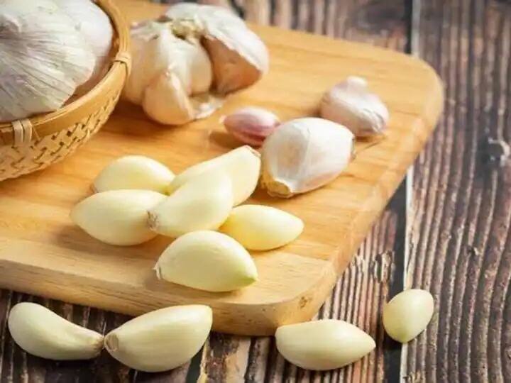 Garlic and Health: A clove of garlic can cure many of your diseases, know the right way to eat Garlic and Health : ਲਸਣ ਦੀ ਇੱਕ ਕਲੀ ਤੁਹਾਡੀਆਂ ਕਈ ਬਿਮਾਰੀਆਂ ਨੂੰ ਕਰ ਸਕਦੀ ਦੂਰ, ਜਾਣੋ ਖਾਣ ਦਾ ਸਹੀ ਤਰੀਕਾ