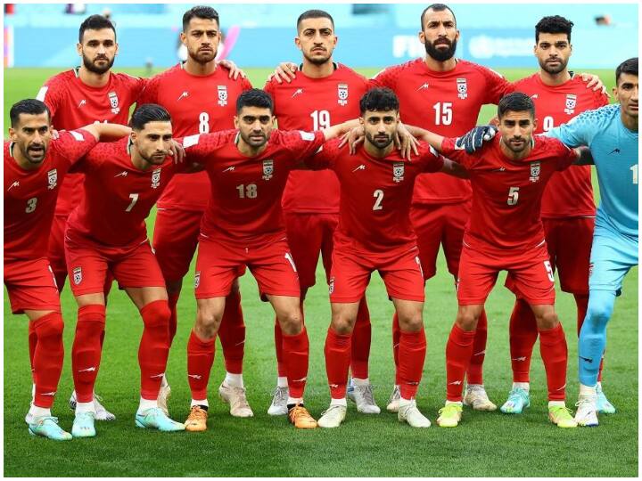 Iran threatens families of national football team warns them to behave well in next match qatar fifa world cup 2022 ईरान ने राष्ट्रीय फुटबॉल टीम के परिवारों को धमकाया, अगले मैच में अच्छा व्यवहार रखने की दी नसीहत- रिपोर्ट