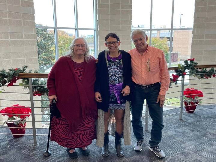 US Woman Kidnapped As A Baby Reunited With Family After 51 Years United States News Reunion: கைக்குழந்தையாக கடத்தப்பட்ட பெண்..! 51 ஆண்டுகளுக்கு பிறகு குடும்பத்துடன் இணைந்த நெகிழ்ச்சி சம்பவம்!
