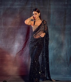 Wedding Saree Look: कृति सेनन के इन 5 साड़ी लुक्स से नहीं हटेंगी नज़रें, इस वेडिंग सीजन आप भी जरूर करें ट्राई