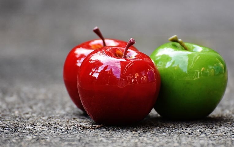 In Pics  Green vs Red Apple : সবুজ না লাল, উপকার বেশি কোন আপেলে ?